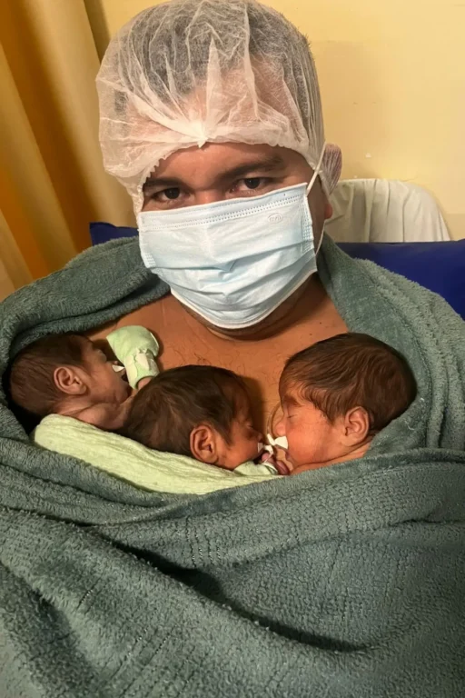 Assistência especializada e humanizada garantiu todo o suporte para o nascimento dos bebês por parto natural