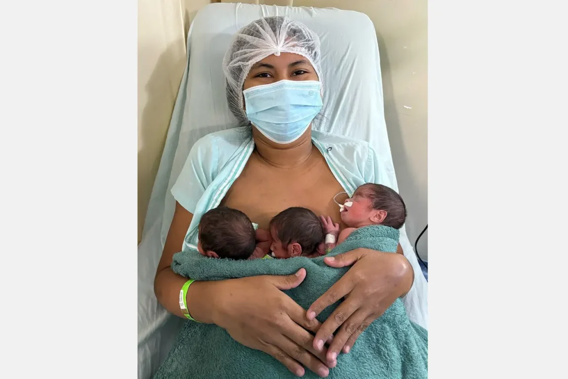 Ela contou que com o nascimento dos bebês veio um misto de sentimentos, principalmente quando descobriu que eram trigêmeos e que ela e o marido teriam mais um bebê pra cuidar