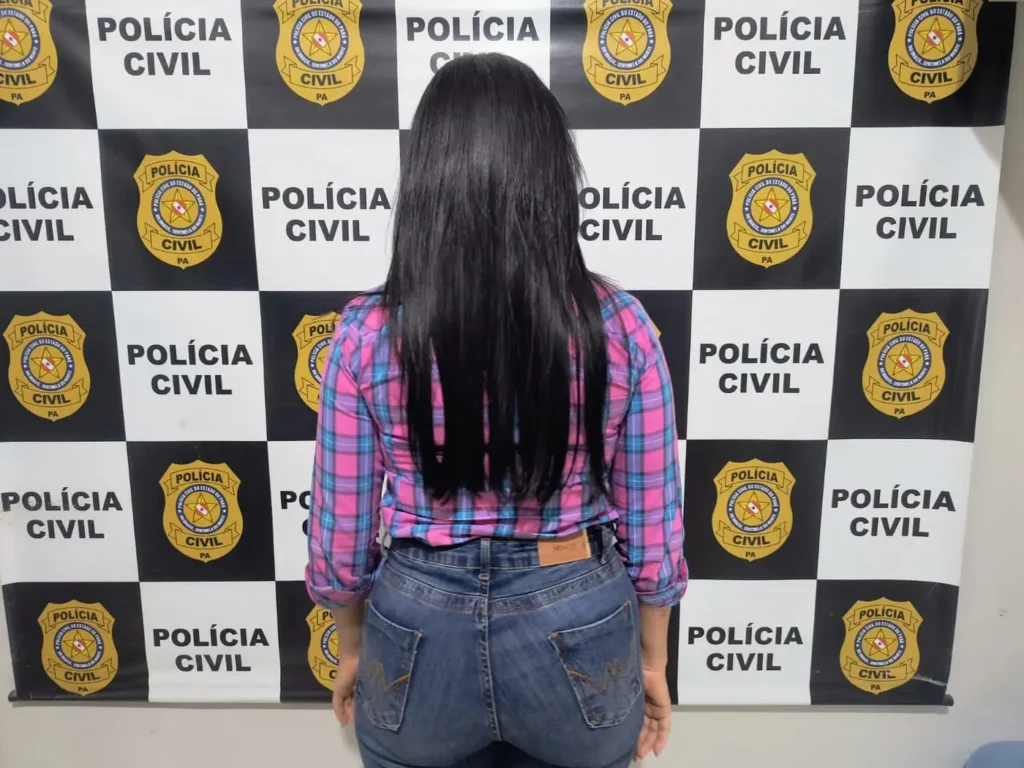 Uma mulher foi presa em flagrante neste sábado (12), suspeita de torturar outra mulher em um caso que gerou comoção após a divulgação de um vídeo