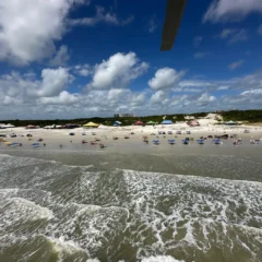 Ações desenvolvidas pela Operação Verão 2025, coordenada pela Segup, contam com o apoio de duas aeronaves, que também sobrevoam unidades penais


