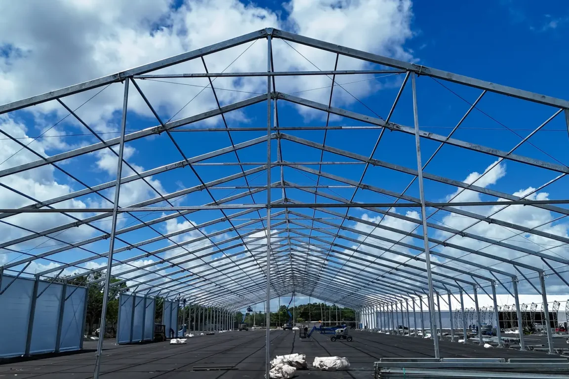 começaram, no Parque da Cidade, os trabalhos de instalação das estruturas modulares que vão compor a Blue Zone