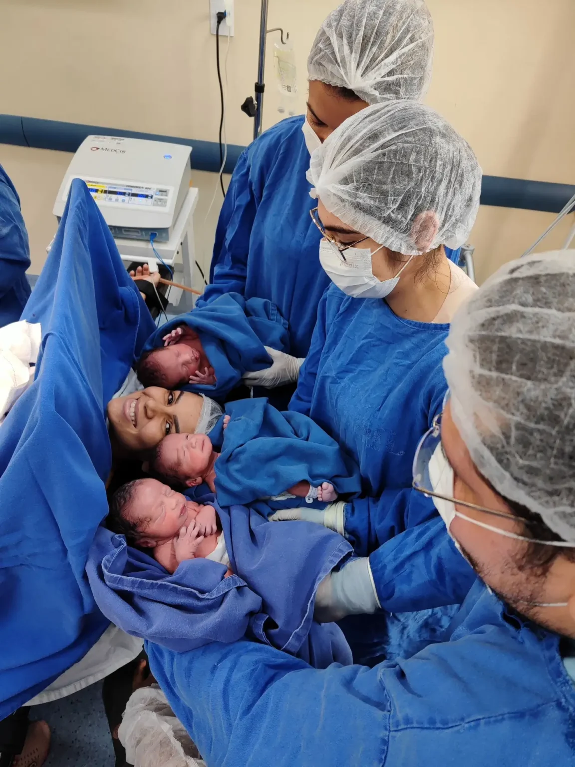 O Hospital Regional do Tapajós (HRT), em Itaituba, sudoeste do Pará, registrou um marco histórico: o primeiro parto de trigêmeos realizado na unidade,