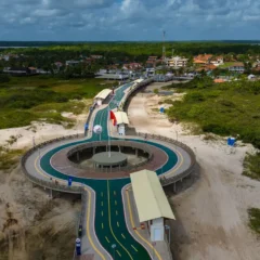 Em Salinópolis, Governo do Pará entrega a segunda passarela da Praia do Maçarico