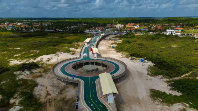 Em Salinópolis, Governo do Pará entrega a segunda passarela da Praia do Maçarico