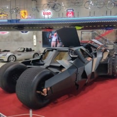 Neymar compra réplica do Batmóvel por R$ 8,3 milhões e reforça coleção de supercarros