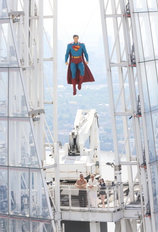 O filme "Superman" teve duas cenas de beijo entre os personagens Super-Homem e Lois Lane cortadas na Índia.