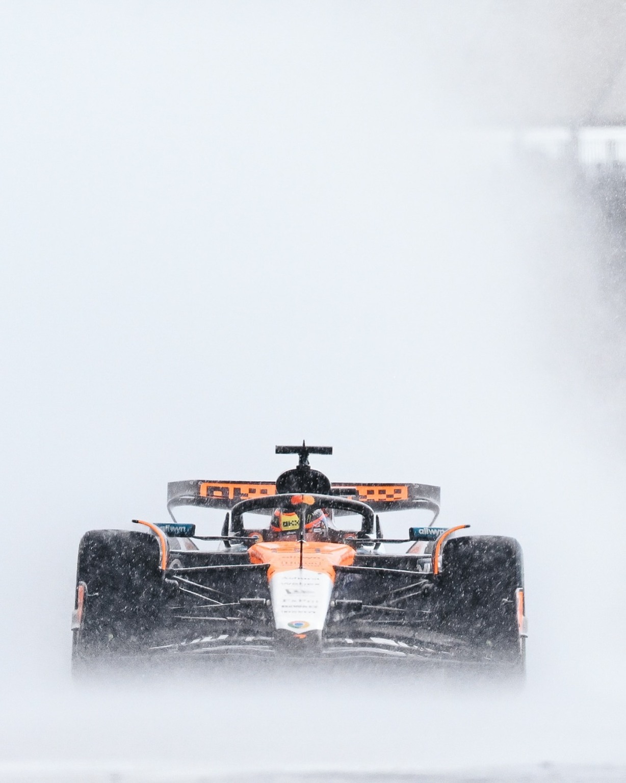 Lando Norris venceu o Grande Prêmio da Inglaterra neste domingo (6), no circuito de Silverstone