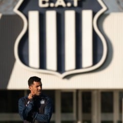 Carlos Tévez é o novo técnico do Talleres após saída repentina de Cocca