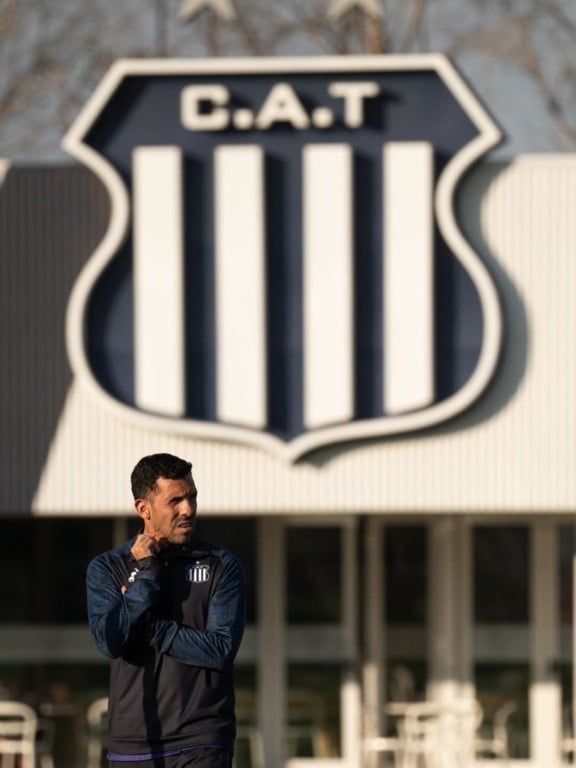 Carlos Tévez é o novo técnico do Talleres após saída repentina de Cocca