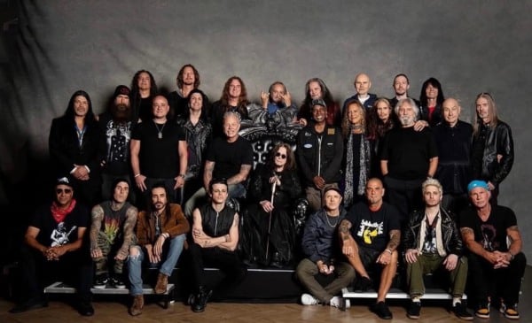 O mundo da música perdeu nesta terça-feira (22) um de seus maiores ícones: Ozzy Osbourne, eterno vocalista do Black Sabbath