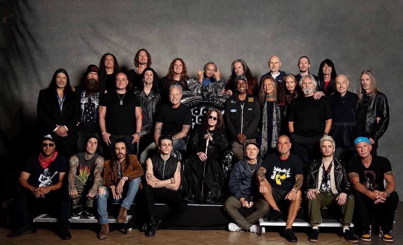 O mundo da música perdeu nesta terça-feira (22) um de seus maiores ícones: Ozzy Osbourne, eterno vocalista do Black Sabbath