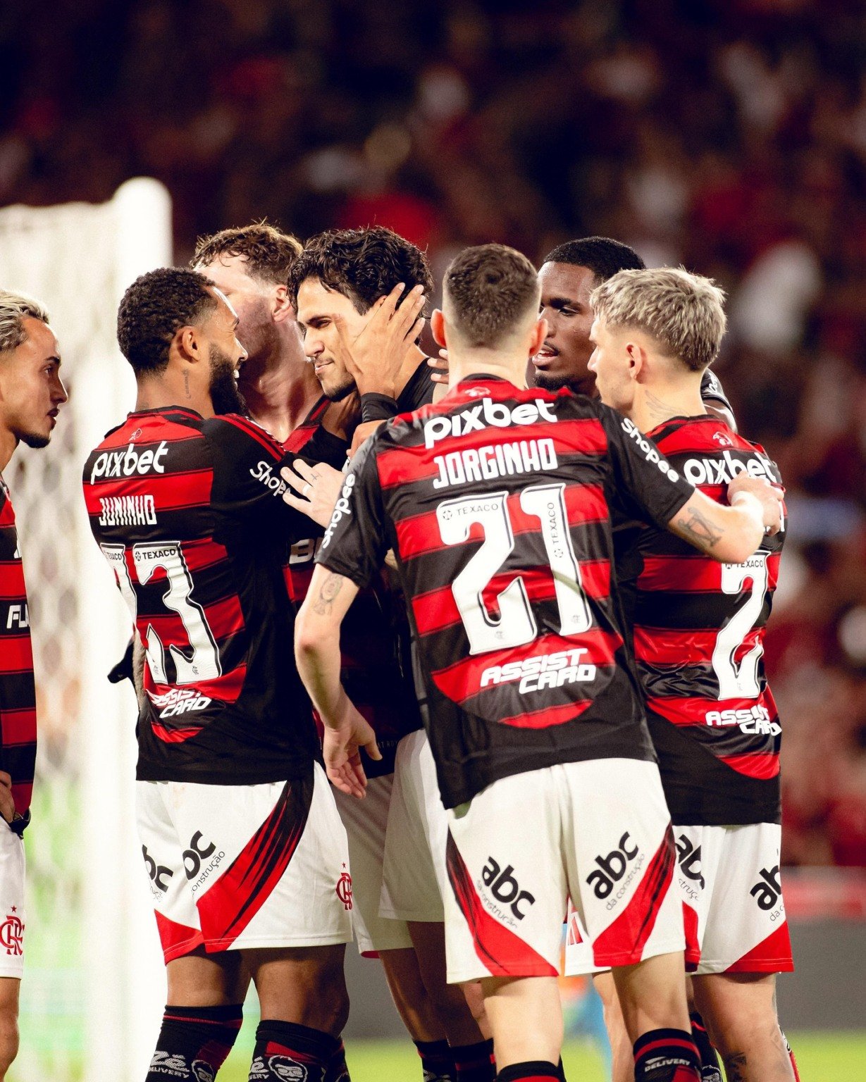 O único gol da partida foi marcado por Pedro, que voltou ao time após ser afastado por indisciplina e entrou no segundo tempo.