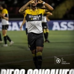 O Criciúma conquistou sua terceira vitória consecutiva na Série B do Campeonato Brasileiro ao derrotar o Botafogo-SP por 2 a 0.