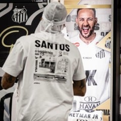 O Inter mostrou eficiência na Vila Belmiro, venceu um descalibrado (e azarado) Santos por 2 a 1 e engatou a terceira vitória consecutiva no Campeonato Brasileiro.