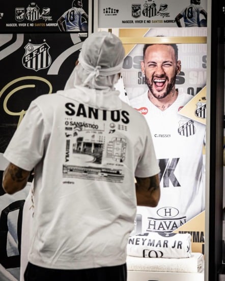 O Inter mostrou eficiência na Vila Belmiro, venceu um descalibrado (e azarado) Santos por 2 a 1 e engatou a terceira vitória consecutiva no Campeonato Brasileiro.
