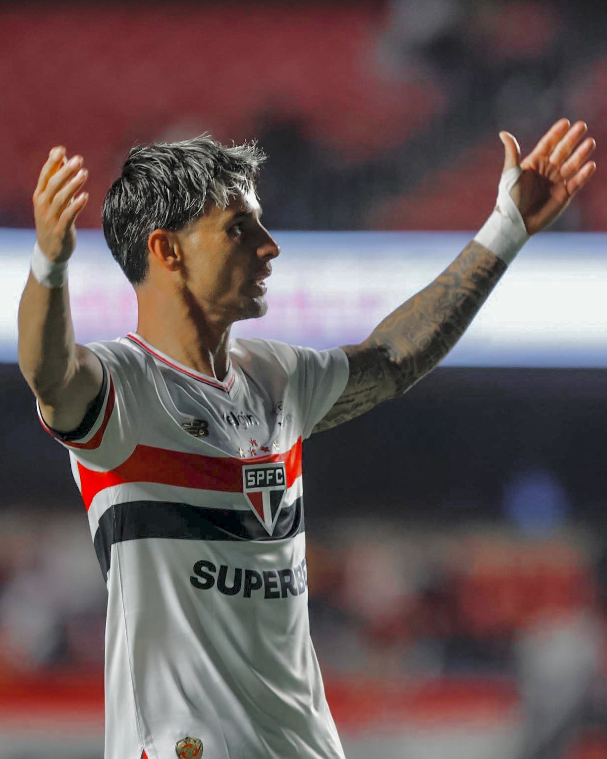 O São Paulo venceu o Athletico-PR por 2 a 1 na noite desta quinta-feira (31), no Morumbis, pela partida de ida das oitavas de final da Copa do Brasil.