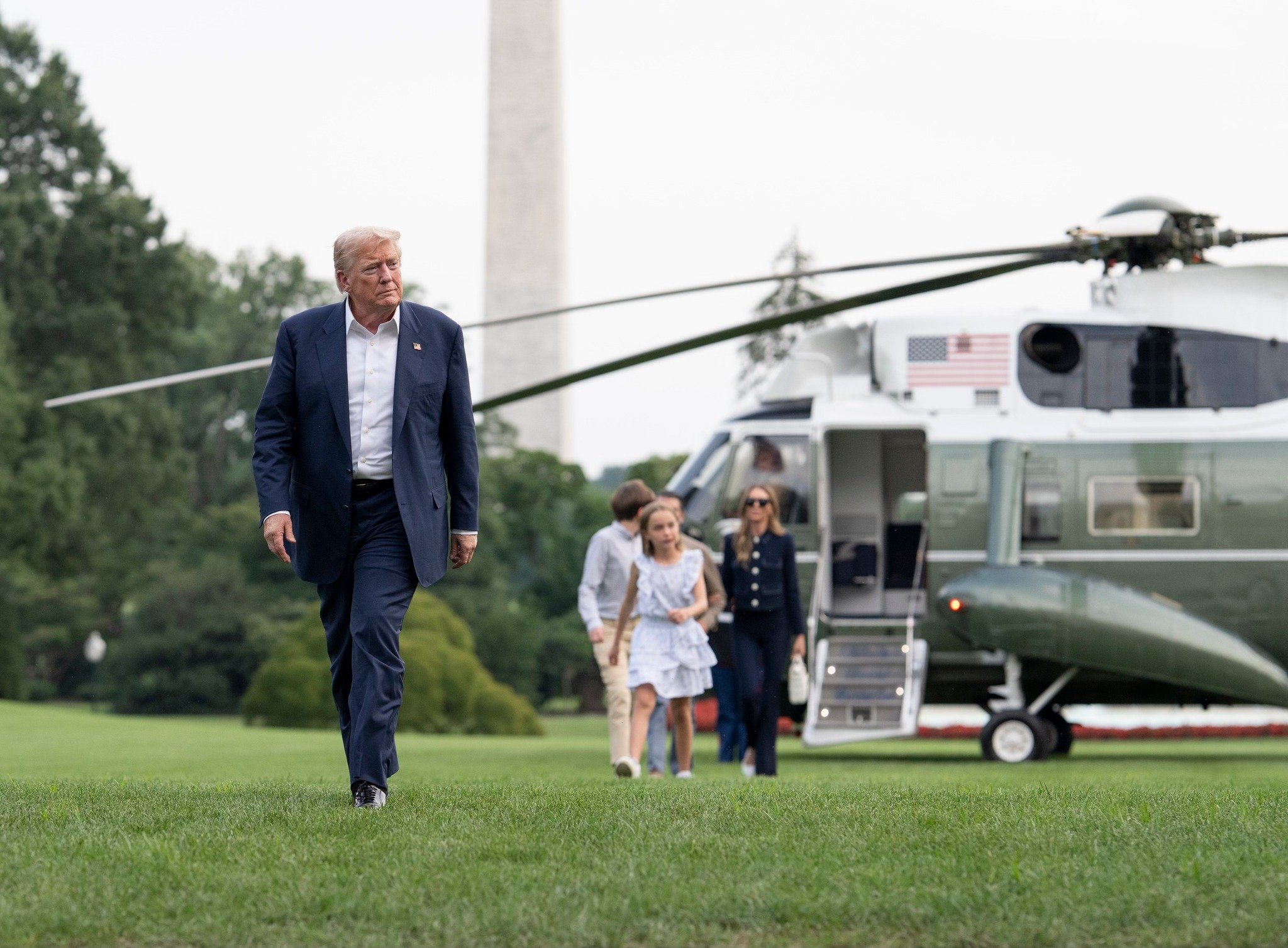 Na última segunda-feira (6), Lula e Trump conversaram por videoconferência e decidiram abrir uma linha direta de comunicação, trocando números pessoais de telefone.
