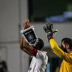 Fora de casa, o Remo abriu o placar com um golaço de Pedro Rocha, mas desperdiçou ao menos quatro chances claras de ampliar.