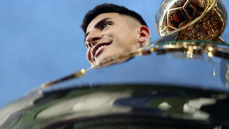 Após o fim do empréstimo ao Lyon, Thiago Almada voltou a ser, contratualmente, jogador do Botafogo.
