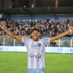 O atacante Maurício Garcez, um dos destaques recentes do Papão, não poderá entrar em campo por conta de uma cláusula contratual de “barreira”