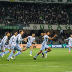 O Paysandu conquistou uma vitória expressiva na noite deste sábado (19), ao derrotar o Coritiba por 5 a 2, no Estádio Couto Pereira
