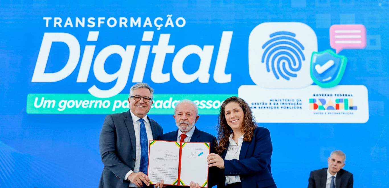 Em evento no Palácio do Planalto, o presidente da República assinou decreto que regulamenta o uso de biometria na concessão e renovação de benefícios sociais Em evento no Palácio do Planalto, o presidente da República assinou decreto que regulamenta o uso de biometria na concessão e renovação de benefícios sociais
