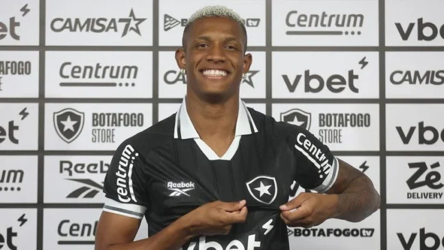 Reforço de R$ 142 milhões: Danilo veste a 35 e mira Libertadores