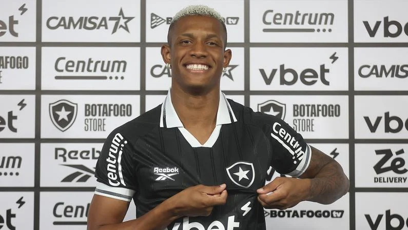Reforço de R$ 142 milhões: Danilo veste a 35 e mira Libertadores