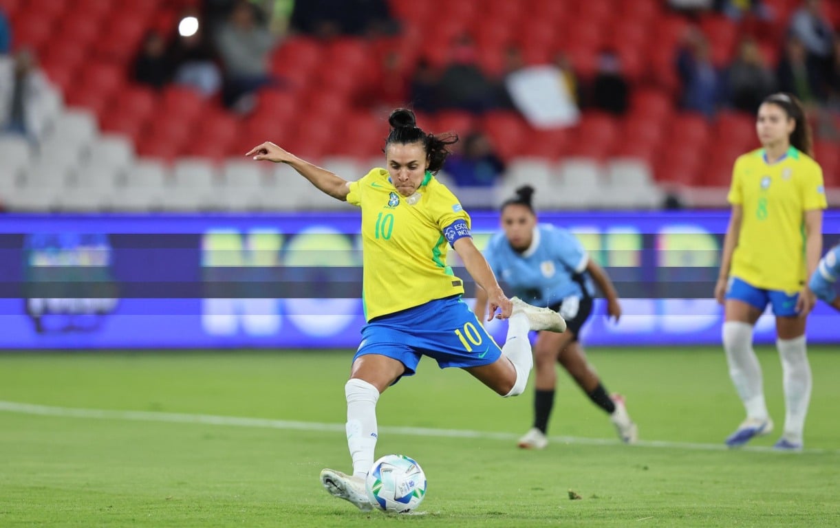 Marta cobrou o pênalti com paradinha e tirou Sánchez da foto Créditos: Lívia Villas Boas / CBF