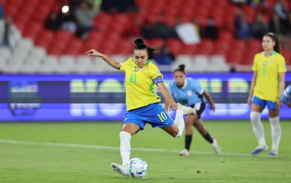 Marta cobrou o pênalti com paradinha e tirou Sánchez da foto Créditos: Lívia Villas Boas / CBF