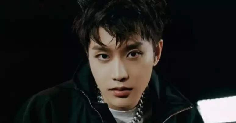 Moon Taeil, ex-membro do grupo de K-pop NCT, foi condenado na quinta-feira (10) a três anos e seis meses de prisão por envolvimento em um caso de estupro coletivo.