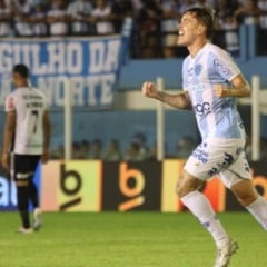 Denner fez o gol que manteve a invencibilidade bicolor desde a chegada do novo técnico - Foto: Irene Almeida/Diário do Pará