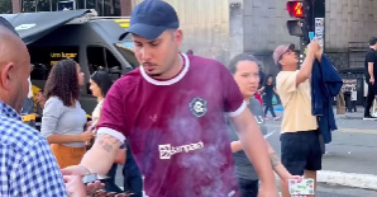 A avenida, que fica aberta para pedestres aos domingos, foi cenário de uma cena curiosa para Mauro: vários torcedores com a camisa do Leão Azul A avenida, que fica aberta para pedestres aos domingos, foi cenário de uma cena curiosa para Mauro: vários torcedores com a camisa do Leão Azul