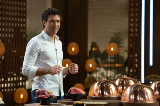 Chef Rodrigo Oliveira vai dar uma aula aos participantes sobre como limpar os miúdos e trabalhá-los da forma correta