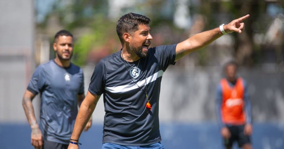 Comandante remista ainda não comemorou uma vitória em Belém - Foto: Samara Miranda/Remo