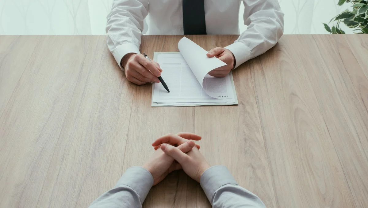 Como se comportar na primeira entrevista de emprego Como se comportar na primeira entrevista de emprego