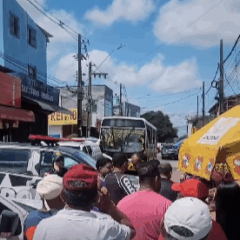 Um criminoso armado fez o motorista de um ônibus refém durante uma tentativa de assalto frustrada na manhã deste domingo (27), em Belém.