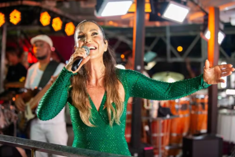Ivete Sangalo se emociona ao falar de Preta Gil no Fortal — Foto: Yuri Vasconcellos/Fortal