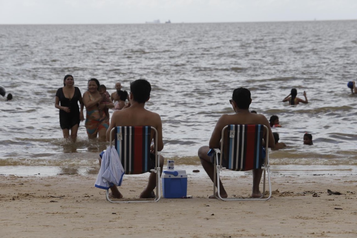 Belém, Pará, Brasil, Cidade. Retranca: MOVIMENTO/ PRAIAS/ OUTEIRO/ 1o FDS JULHO - . Gancho: As praias de Outeiro voltaram a ser uma das principais opções de lazer dos belenenses durante o verão amazônico. Local: Praia do Outeiro - Belém. Data: 05/07/2025. Foto: Mauro Ângelo/ Diário do Pará.
