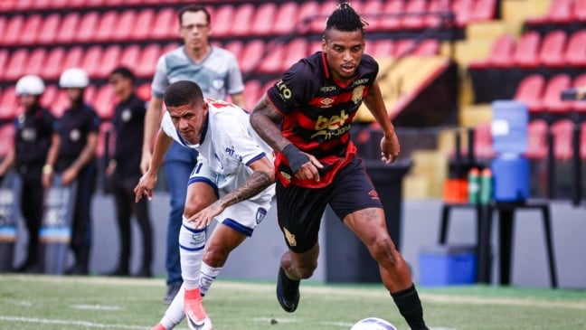 O Paysandu está em negociação para contratar o lateral-esquerdo Dalbert, atualmente no Sport, visando o restante da Série B