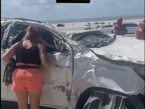 Alta temporada de atolados: Hilux vira “barco” em Salinas