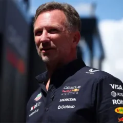 A Red Bull Racing anunciou nesta quarta-feira (9) a demissão imediata de Christian Horner, chefe da equipe desde 2005.