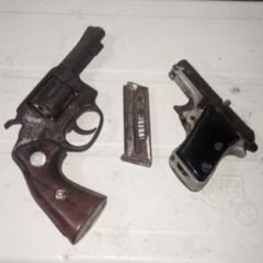 Dois suspeitos foram alvejados e mortos durante um confronto armado com policiais do 37º Batalhão da Polícia Militar, na passagem Vera Cruz, bairro da Terra Firme