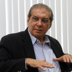 Belém, Pará, Brasil, Cidade. O senador Jader Barbalho visita a faculdade de Engenharia Naval da Universidade Federal do Pará, no qual discutiu com professores sobre o derrocamento do Pedreal do Lourenço. 25/05/2015. Foto: Alberto Bitar/ Diário do Pará.