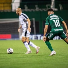 Remo e Chapecoense foi marcado também por uma intensa prática de antijogo. Foto: Samara Miranda/Remo