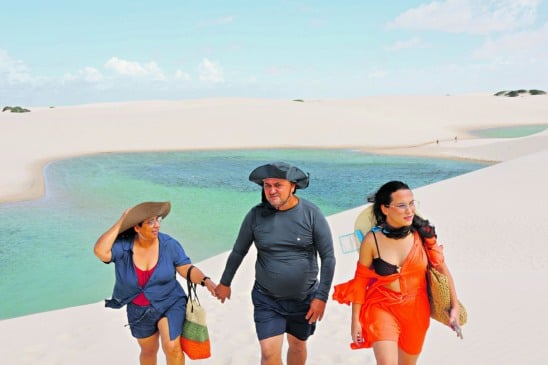  Família, Marilene Costa, Jimille Costa ( filha), Jonas Costa, turístas paraenses.  Passeio turístico nos lençóis Maranhences. Foto: Wagner Almeida / Diário do Pará.
