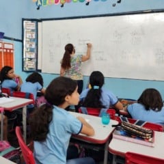 Alunos da rede municipal retornam às aulas nesta segunda-feira (14)