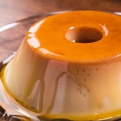 Aprenda a fazer um pudim com apenas dois ingredientes