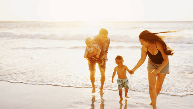 Com a chegada das férias escolares, muitas famílias buscam alternativas para manter as crianças entretidas sem comprometer o orçamento.