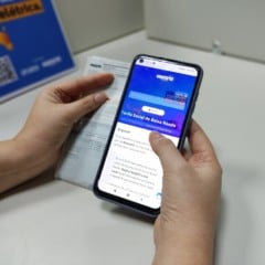 Para ter direito ao desconto, é necessário estar inscrito no Cadastro Único (CadÚnico), com renda de até meio salário-mínimo por pessoa (R$ 759,00).